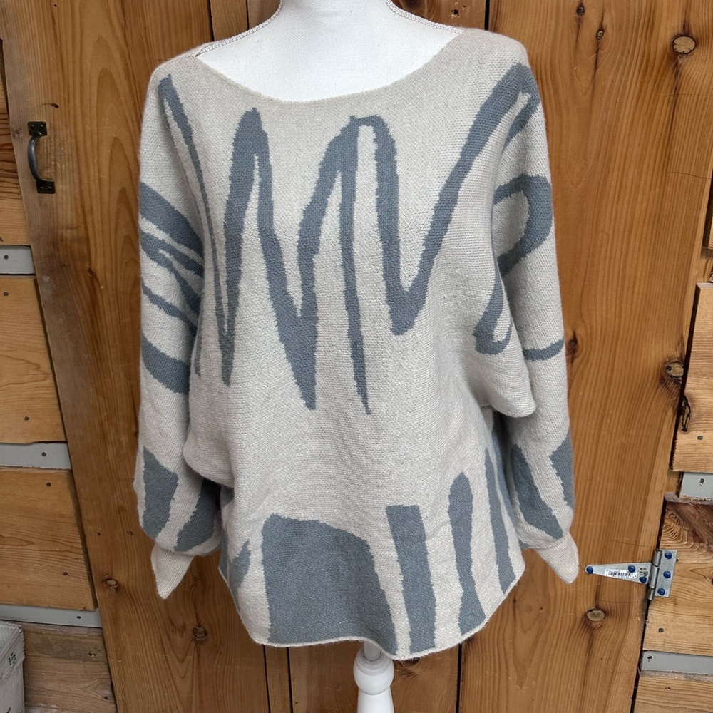 Abstract Patterned Crew Neck Sweater - Gray